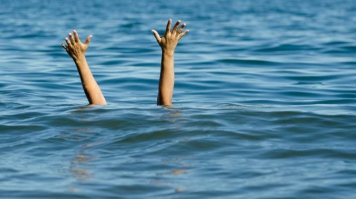 O persoană în pericol de înec, în stațiunea Mamaia