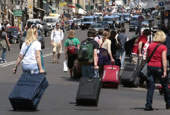 Un număr record de 134 de milioane de turişti înregistraţi în Italia în 2023