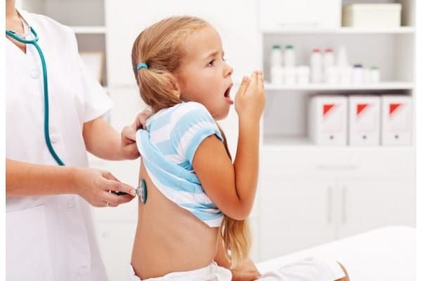Alertă! 12 copii au ajuns de urgență la spitalul din Brașov cu tuse convulsivă