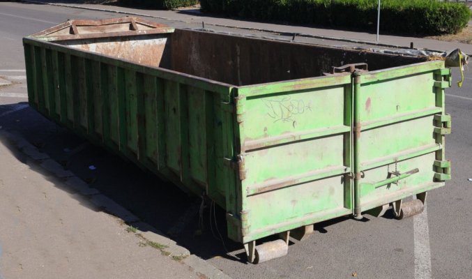 Depozitați gratuit deșeurile voluminoase în containerele de mari dimensiuni