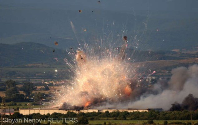 Un mort, un rănit grav şi doi dispăruţi în urma exploziilor la un depozit de artificii de la periferia Sofiei