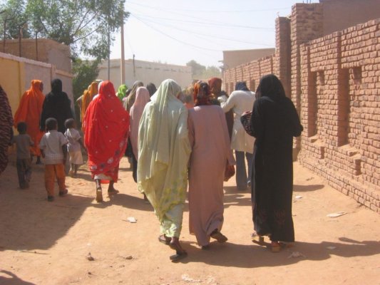 Sudan: Human Rights Watch denunţă violenţe sexuale generalizate la Khartoum