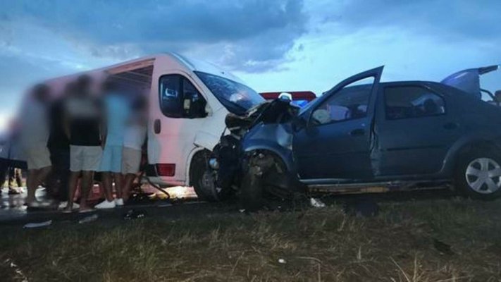 Trei persoane au murit și alte cinci au fost rănite, în urma unui accident rutier