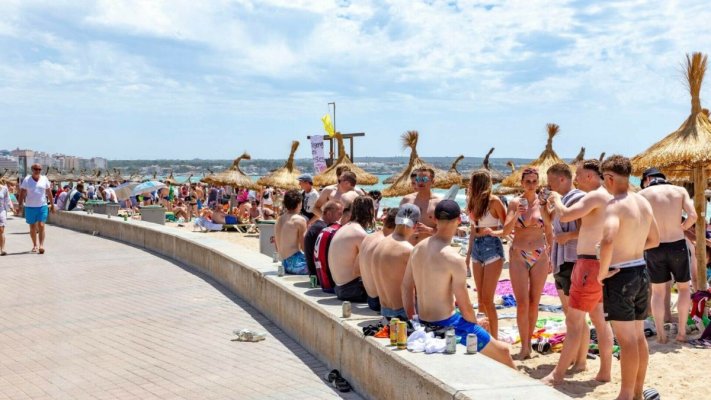 Zeci de mii de locuitori din Mallorca au manifestat împotriva turismului excesiv