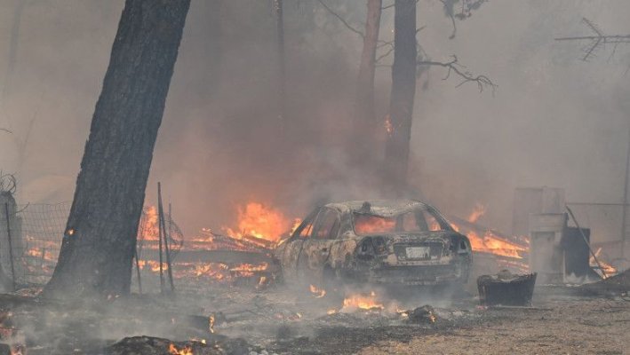 Mii de oameni au fost evacuați în California din calea unui incendiu violent de vegetație 