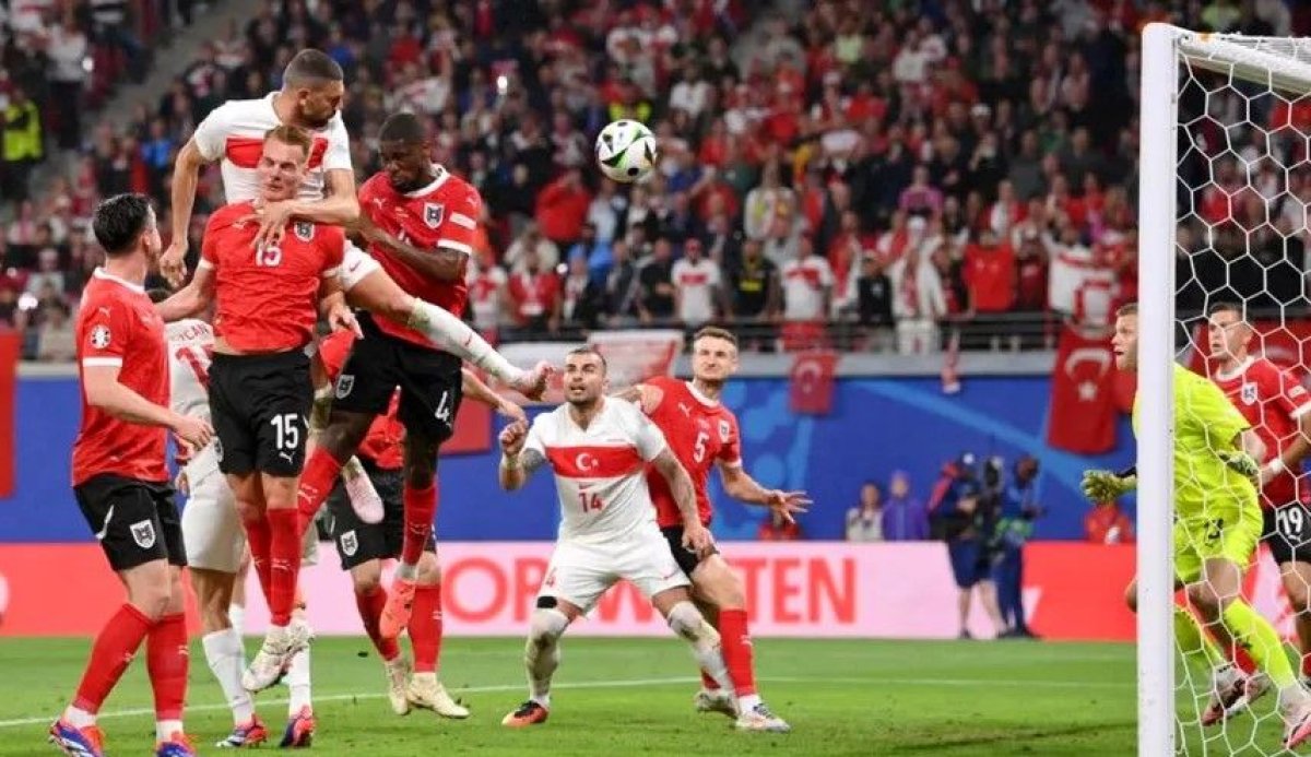 Turcia bate Austria cu 2-1 si se califica in sferturi Turcia bate Austria cu 2-1 si se califica in sferturi