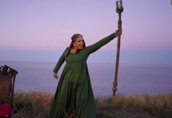 Dana Marijuana revine în forță cu piesa „Doamna Dana”. Reacția ei în cazul solistului Wiz Khalifa