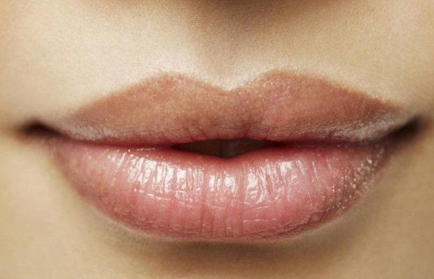 Cum îți poți mări buzele, natural, fără acid hialuronic: „Efectele se văd foarte repede“