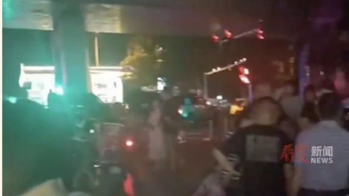 O mașină a intrat sâmbătă în mulţime într-un oraş din China, omorând opt persoane și rănind cinci