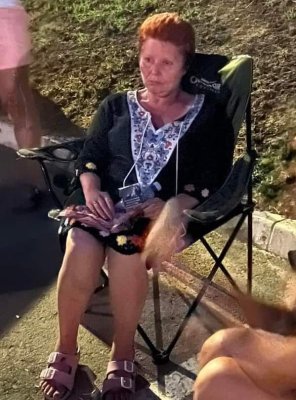 Femeie cu probleme psihice care se plimba aiurea pe străzile din Valu lui Traian, găsită de polițiști