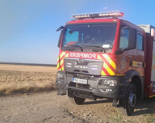Pompierii au intervenit cu 4 autospeciale, la un incendiu izbucnit în Cumpăna