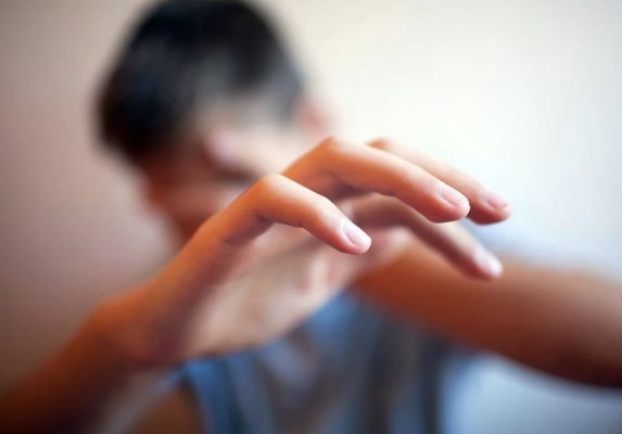 Profesorul de la Colegiul Sfântul Sava, acuzat de viol, a făcut primele declarații
