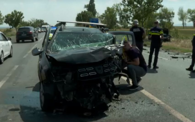 Un șofer de 85 de ani a provocat un carambol pe DN85