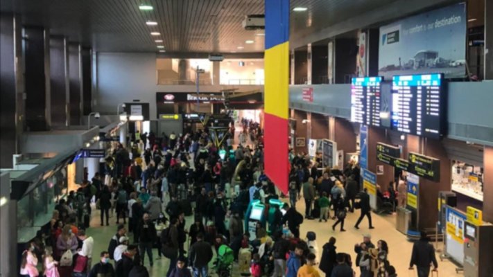 Doi cetățeni străini, depistați cu documente false în aeroportul Otopeni