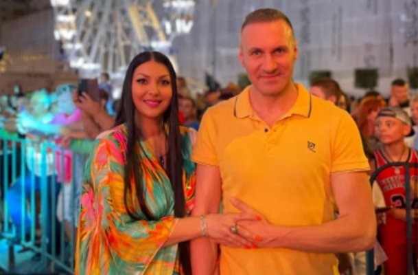 Cum a ajuns Alin Oprea să facă dedicații pe 7 lei?! Incredibil ce a putut să-i ceară un spectator din public
