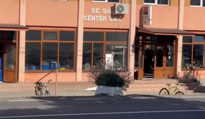  Un bancomat a fost aruncat în aer în Șiria, județul Arad
