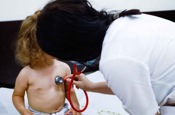 Peste 250 de localități din România nu au medici pediatri, inclusiv 80 de spitale