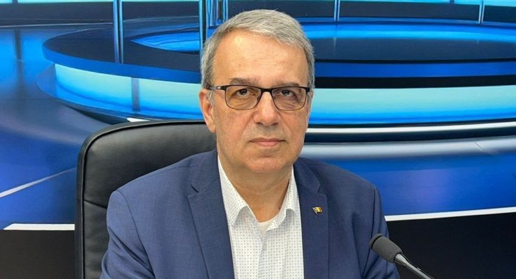 Primarul Vergil Chițac a pus la dispoziția cetățenilor un număr de telefon! Pot trimite mesaje și sesizări oricând!