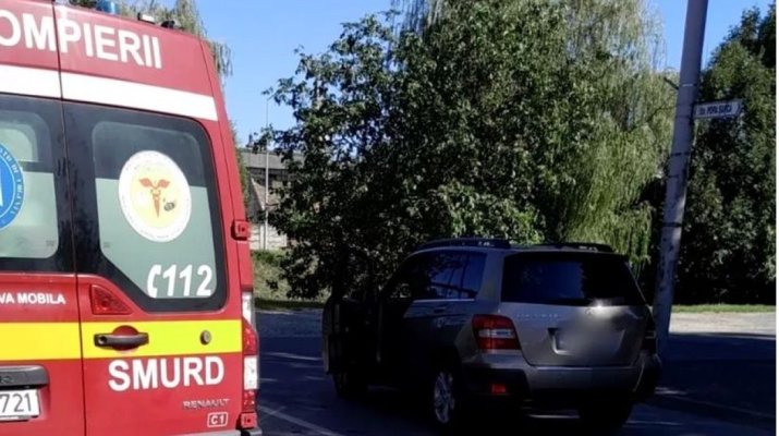 Beat pe motocicletă, un bărbat a provocat un accident grav