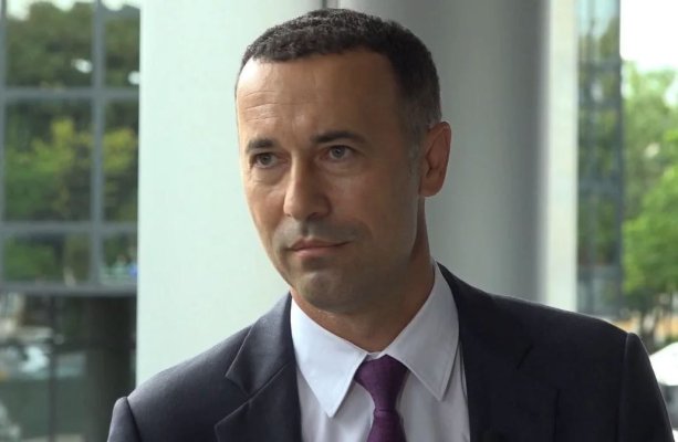Iulian Dumitrescu a demisionat din funcţia de preşedinte al organizaţiei judeţene a PNL Prahova