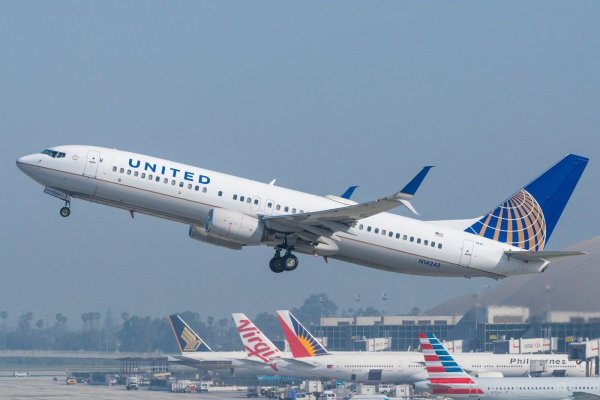Un avion United Airlines a fost forțat să aterizeze de urgență, din cauza unui „pericol biologic