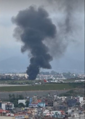 Tragedie în Nepal. Cel puțin 18 oameni au murit după ce un avion a derapat de pe pistă în Kathmandu