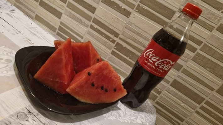 O felie de pepene vs. o Coca Cola – unde găsim mai mult zahăr? 