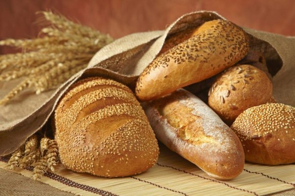 Câtă pâine putem mânca zilnic fără să ne îngrășăm. Un nutriționist a dat verdictul