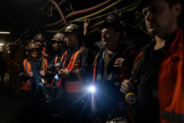 Protest în Valea Jiului - Minerii s-au blocat în subteran, au fost conviniși cu greu să iasă
