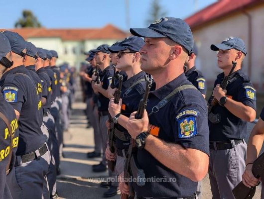 O serie nouă de elevi a depus jurământul militar