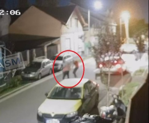 Bătrân lovit fără milă pentru că nu a vrut să plătească 50 de lei pe cursă, deși, aceasta valora doar 23 de lei. Video