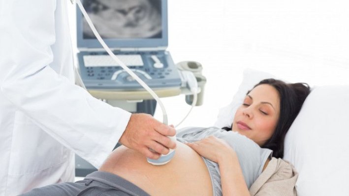 Covid la începutul sarcinii nu înseamnă neapărat malformații pentru viitorul copil