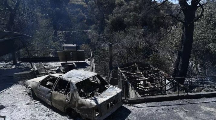 Ce a rămas după incendiile de vegetație istorice la periferia Atenei
