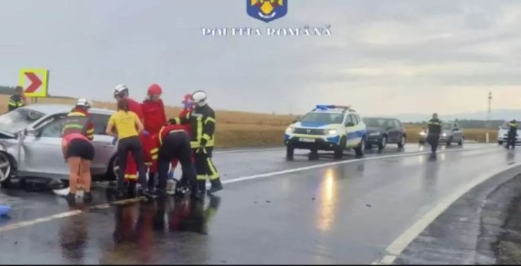 Accident grav pe DN1, doi oameni au murit, alți 5 sunt răniți, printre care și doi copii