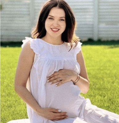 Cum arată Anca Dumitra în luna a noua de sarcină