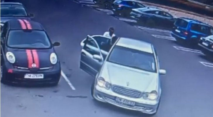 Un bărbat cu handicap a fost răpit de pe stradă în mijlocul zilei și obligat să cerșească