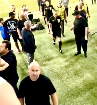 Ce a pățit arbitrul Ionuț Coza la ieșirea de pe teren, după FCSB - Poli Iași 0-1. Video