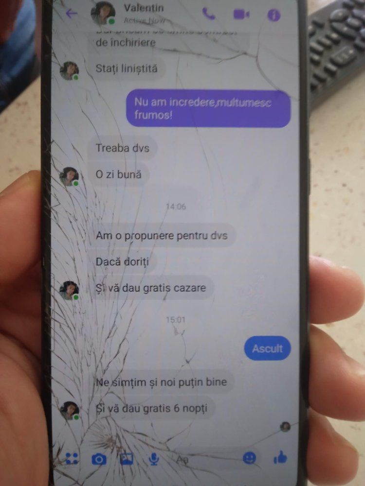 Asta da oferta! Un barbat ofera cazare la mare turistelor... cu plata in natura!