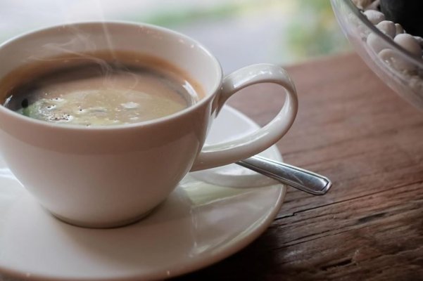 De ce ne sfătuiesc endocrinologii să consumăm cafea fără zahăr și lapte