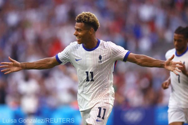 Fotbal: Tânărul mijlocaş ofensiv Desire Doue a semnat pe cinci ani cu PSG