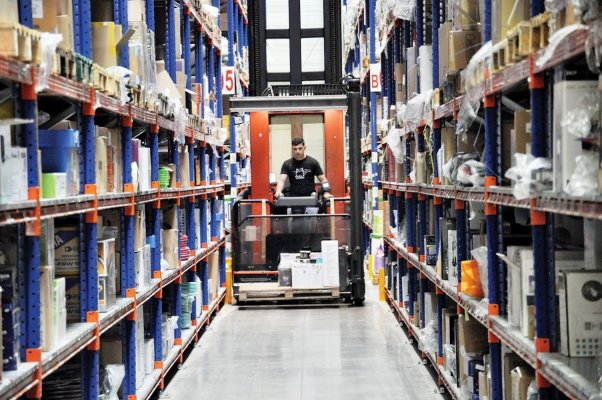 Afacerile din comerţul cu ridicata au scăzut cu 1,4% în primul semestru al anului