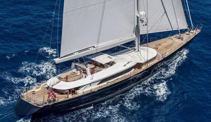 Tragedie în Mediterana, după ce un iaht de lux s-a scufundat lângă Sicilia din cauza unei furtuni puternice