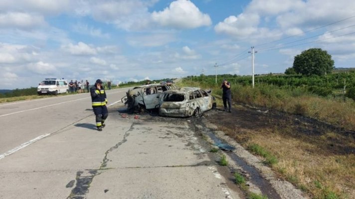 Accident teribil la Chișinău - Cel puțin cinci morți după ce vehiculele implicate au luat foc! Video