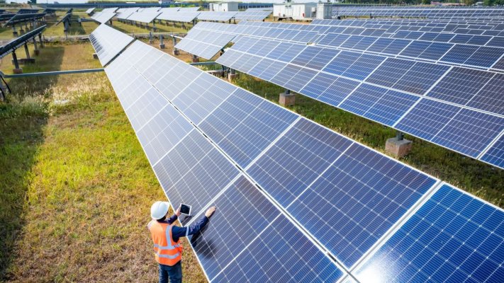 Super puterea mondială care a acaparat soarele. A instalat într-o lună panouri fotovoltaice, cât toată Europa într-un an