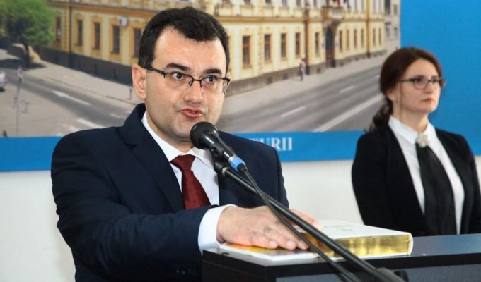 Inspectorul șef adjunct al ITM Sibiu, acuzat de trafic de influență, pus sub control judiciar
