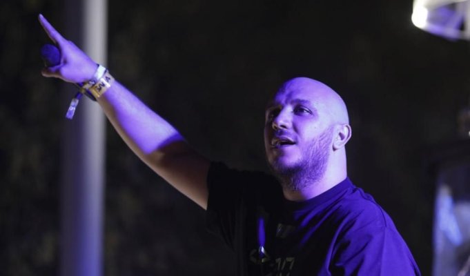 Rapperul Guess Who ar fi fost depistat cu droguri în toaleta VIP de la Untold