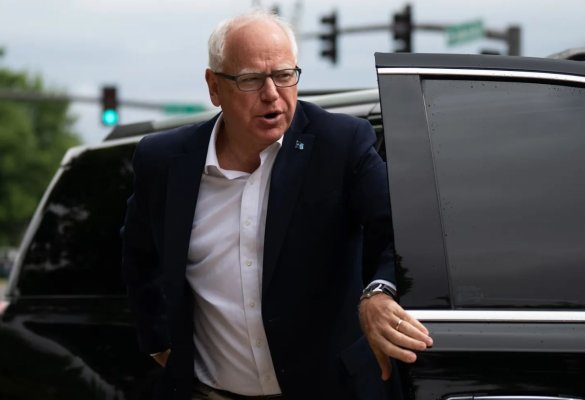 Tim Walz, guvernatorul statului Minnesota, ales de Kamala Harris pentru postul de vicepreşedinte 