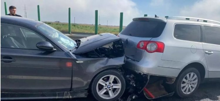 Carambol pe Autostrada A1. Cozi kilometrice, se circulă pe o singură bandă
