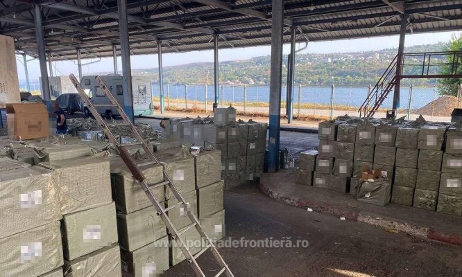 Parfumuri contrafăcute ascunse într-un TIR, estimate la peste 34 de milioane de lei