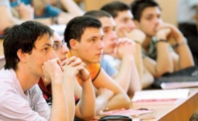 Panică într-un liceu! O elevă a amenințat cu moartea mai mulți colegi